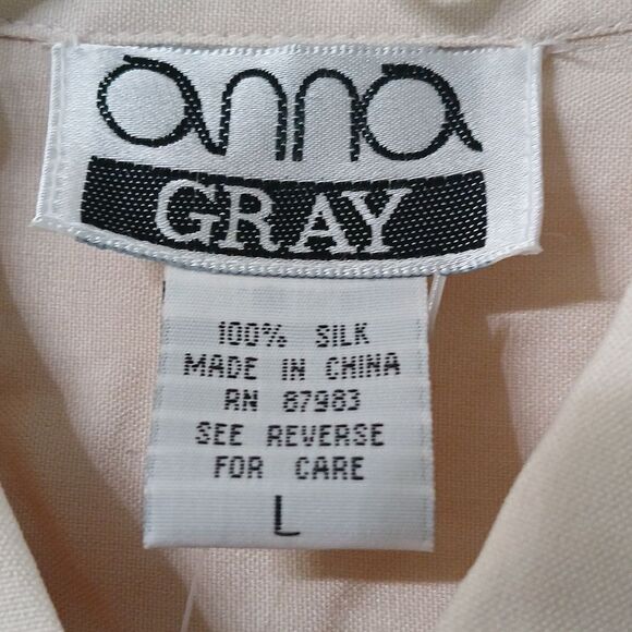 Anna Gray vintage tan button down long sleeve silk blouse Sz L NWT - Picture 4 of 9